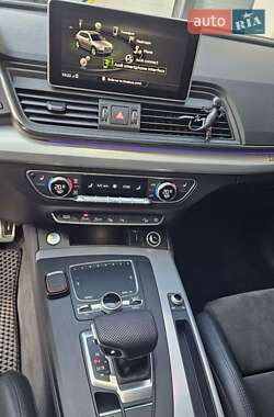 Внедорожник / Кроссовер Audi Q5 2019 в 