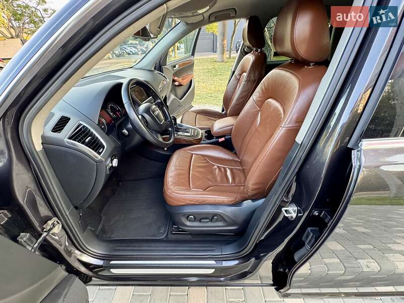 Внедорожник / Кроссовер Audi Q5 2009 в Одессе