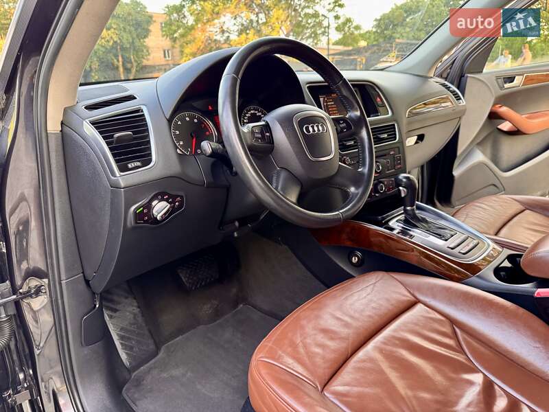 Внедорожник / Кроссовер Audi Q5 2009 в Одессе