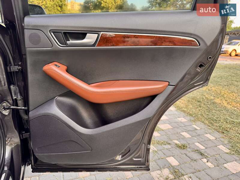 Внедорожник / Кроссовер Audi Q5 2009 в Одессе