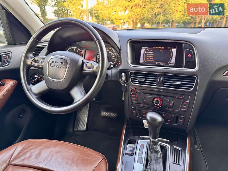 Внедорожник / Кроссовер Audi Q5 2009 в Одессе