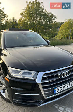Внедорожник / Кроссовер Audi Q5 2018 в 