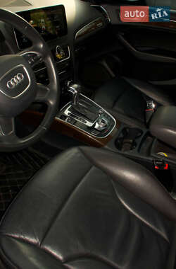 Позашляховик / Кросовер Audi Q5 2016 в 