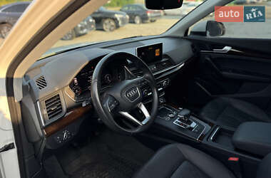 Внедорожник / Кроссовер Audi Q5 2017 в 