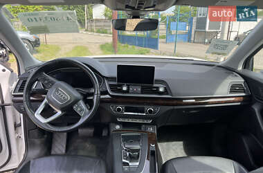 Внедорожник / Кроссовер Audi Q5 2018 в 