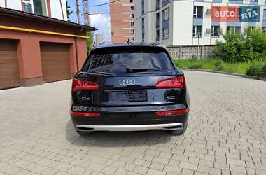 Внедорожник / Кроссовер Audi Q5 2017 в 