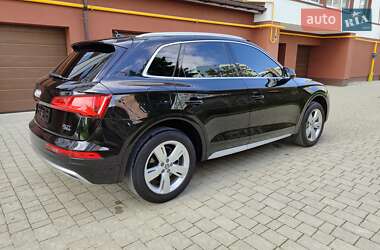 Внедорожник / Кроссовер Audi Q5 2017 в 