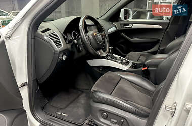 Позашляховик / Кросовер Audi Q5 2011 в 