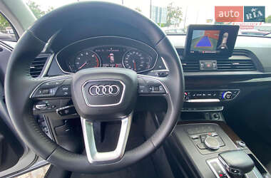 Позашляховик / Кросовер Audi Q5 2019 в 