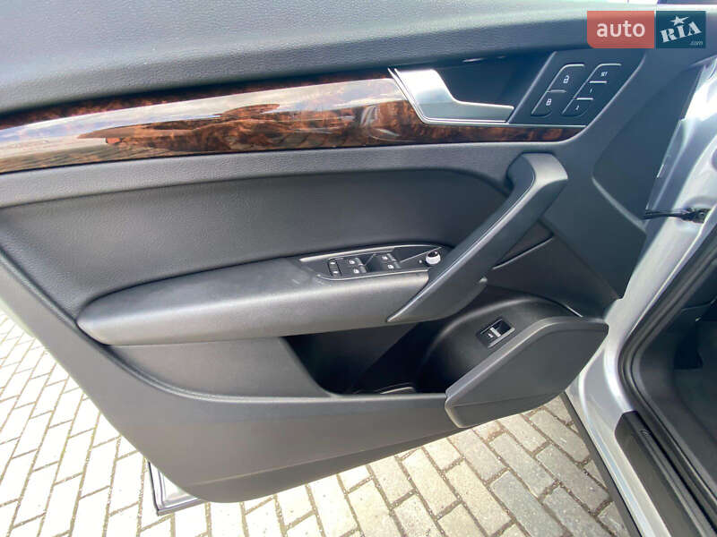 Внедорожник / Кроссовер Audi Q5 2019 в Ровно