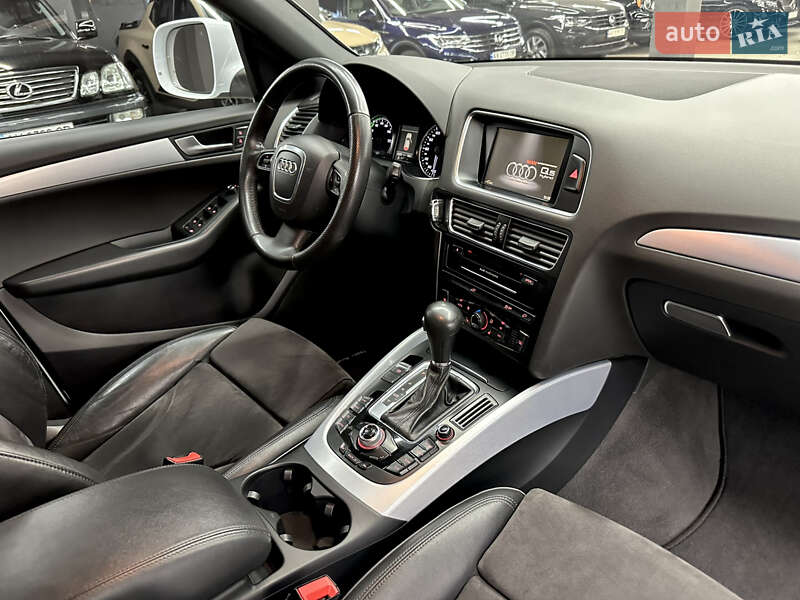Внедорожник / Кроссовер Audi Q5 2011 в Харькове