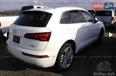 Внедорожник / Кроссовер Audi Q5 2018 в 