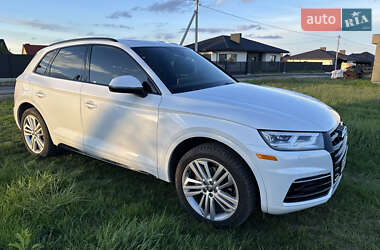 Позашляховик / Кросовер Audi Q5 2019 в 