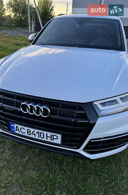 Позашляховик / Кросовер Audi Q5 2019 в 