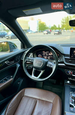 Внедорожник / Кроссовер Audi Q5 2018 в 
