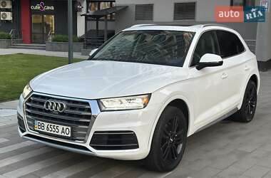 Внедорожник / Кроссовер Audi Q5 2018 в 