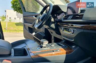 Внедорожник / Кроссовер Audi Q5 2018 в 