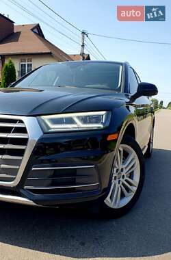Внедорожник / Кроссовер Audi Q5 2018 в 