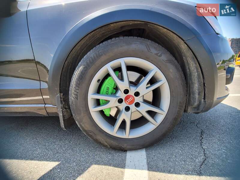 Внедорожник / Кроссовер Audi Q5 2011 в Киеве