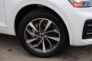Внедорожник / Кроссовер Audi Q5 2021 в 