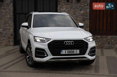 Внедорожник / Кроссовер Audi Q5 2021 в 