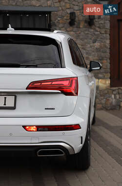 Внедорожник / Кроссовер Audi Q5 2021 в 