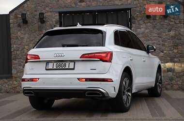 Внедорожник / Кроссовер Audi Q5 2021 в 