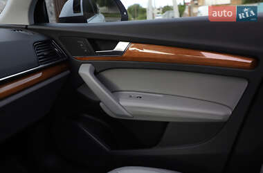 Внедорожник / Кроссовер Audi Q5 2021 в 