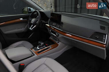 Внедорожник / Кроссовер Audi Q5 2021 в 