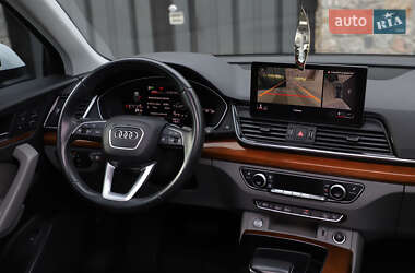 Внедорожник / Кроссовер Audi Q5 2021 в 