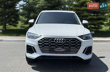 Внедорожник / Кроссовер Audi Q5 2022 в 