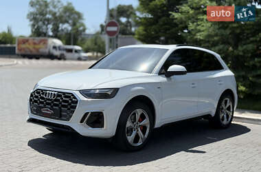 Внедорожник / Кроссовер Audi Q5 2022 в 