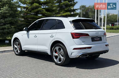 Внедорожник / Кроссовер Audi Q5 2022 в 