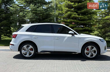 Внедорожник / Кроссовер Audi Q5 2022 в 