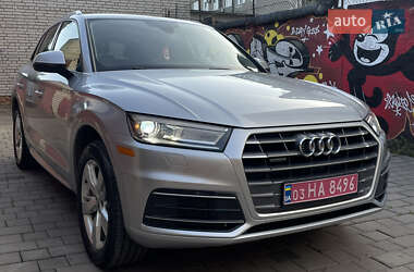 Позашляховик / Кросовер Audi Q5 2018 в 