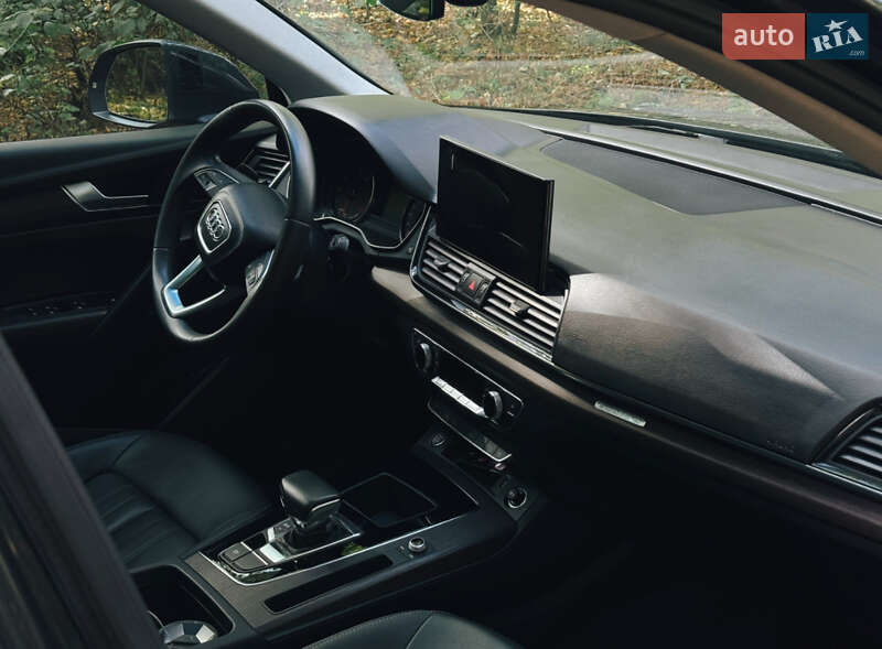 Внедорожник / Кроссовер Audi Q5 2021 в Киеве