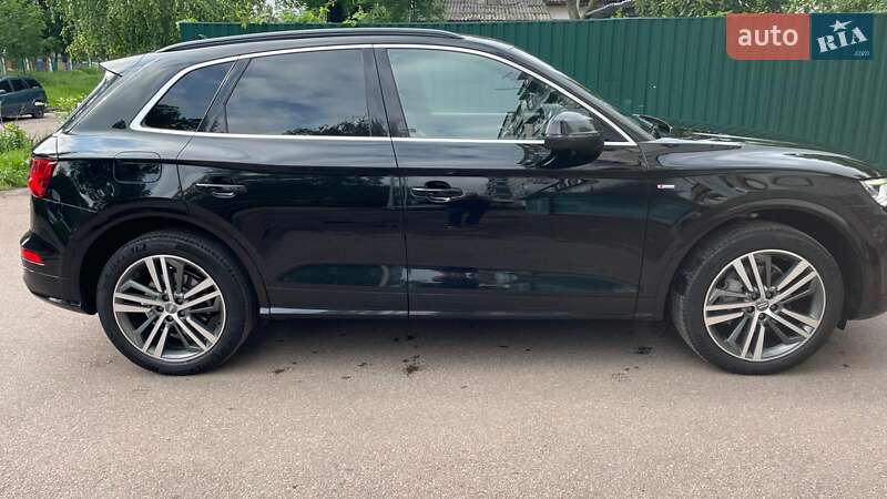 Внедорожник / Кроссовер Audi Q5 2018 в Житомире