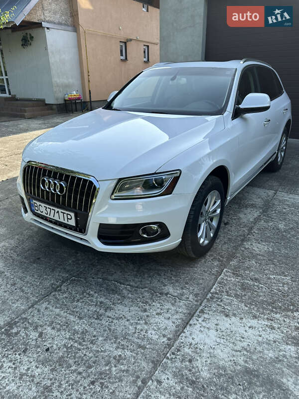 Позашляховик / Кросовер Audi Q5 2015 в 