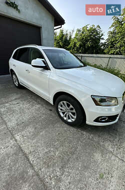 Позашляховик / Кросовер Audi Q5 2015 в 