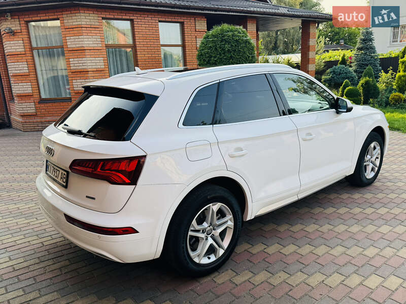 Позашляховик / Кросовер Audi Q5 2018 в Києві