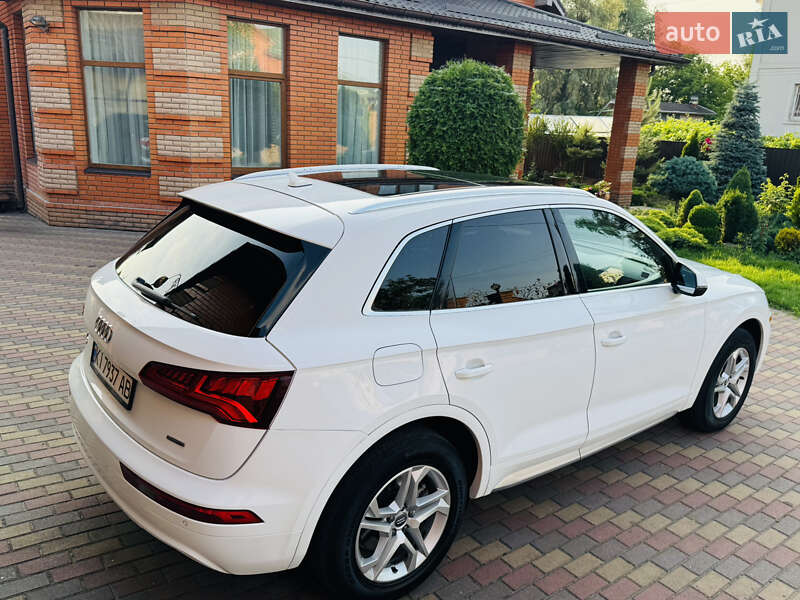 Позашляховик / Кросовер Audi Q5 2018 в Києві
