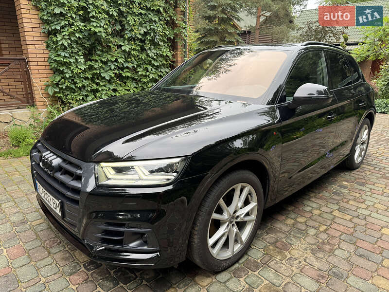 Позашляховик / Кросовер Audi Q5 2018 в Луцьку