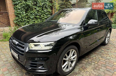 Внедорожник / Кроссовер Audi Q5 2018 в 