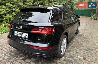 Внедорожник / Кроссовер Audi Q5 2018 в 