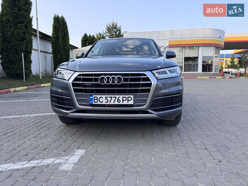 Внедорожник / Кроссовер Audi Q5 2018 в 