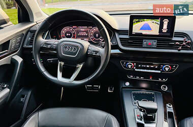 Позашляховик / Кросовер Audi Q5 2019 в 
