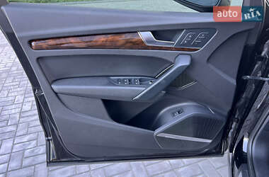 Внедорожник / Кроссовер Audi Q5 2017 в 