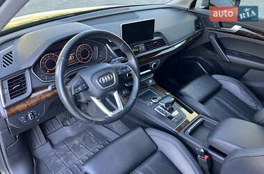Внедорожник / Кроссовер Audi Q5 2017 в 