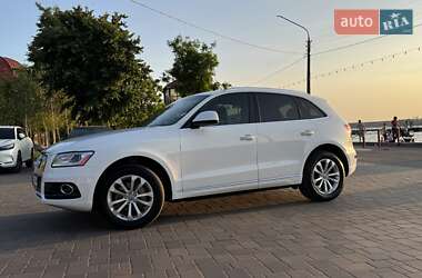 Позашляховик / Кросовер Audi Q5 2015 в 