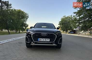 Внедорожник / Кроссовер Audi Q5 2021 в 
